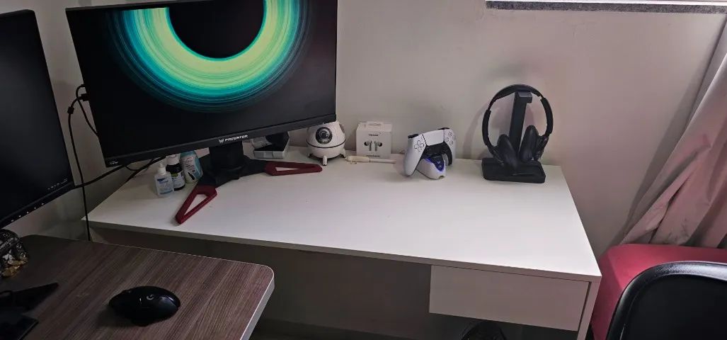 Mesa Branca com Gaveta