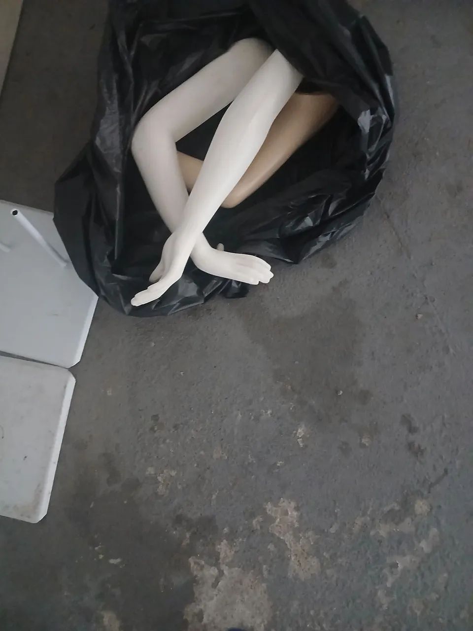 5 Manequins completos 2 masculinos e 3 femininos em branco e beje - Foto 4