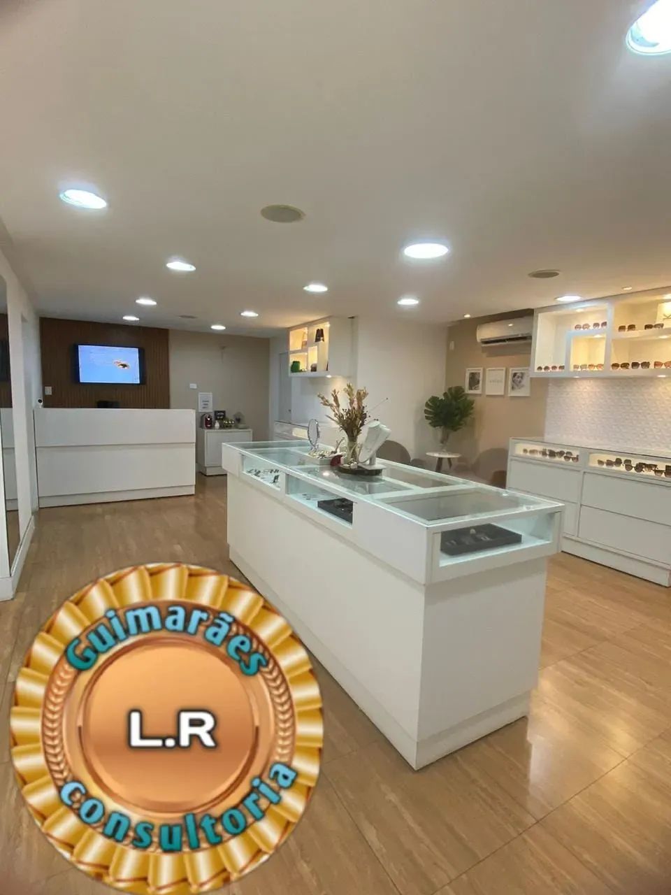 Vende- se uma Botique e Semi-Jóias no Shopping - Foto 4