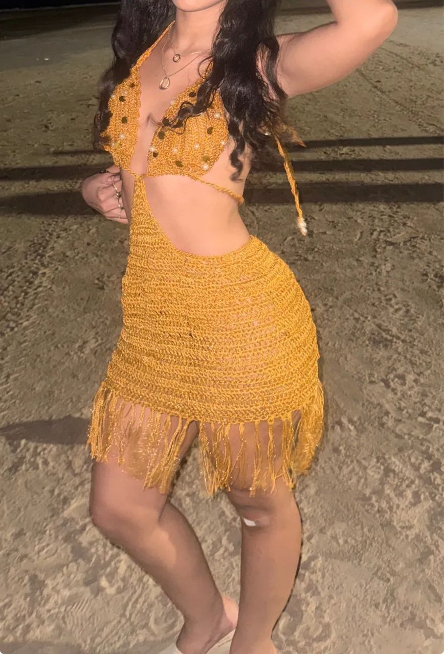 saída de praia crochê dourada - Foto 2