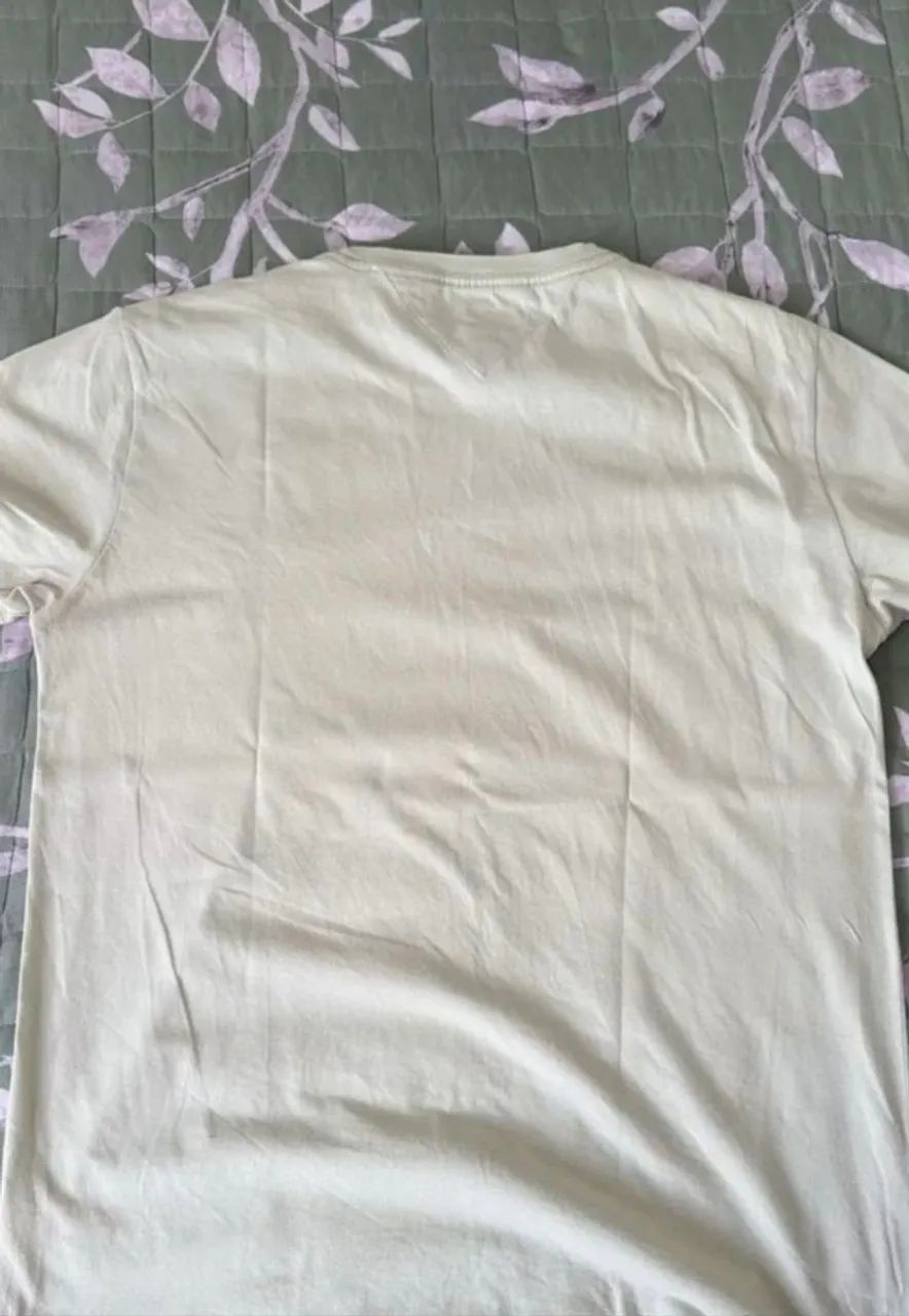 Camisa tommy P faço troca - Foto 2
