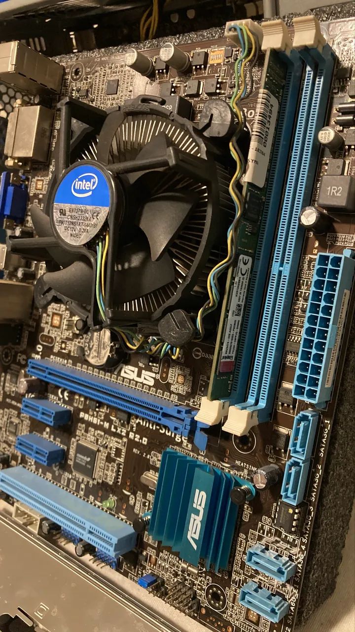 Placa mãe Asus P8H61-M LX R2.0 1155 DDR3  - Foto 3
