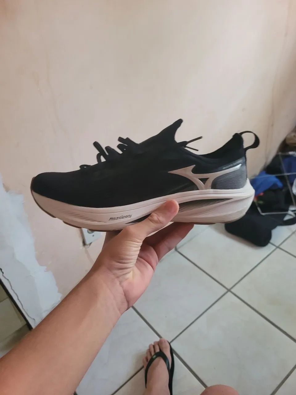 Tênis mizuno preto original tamanho 41 42 - Foto 4