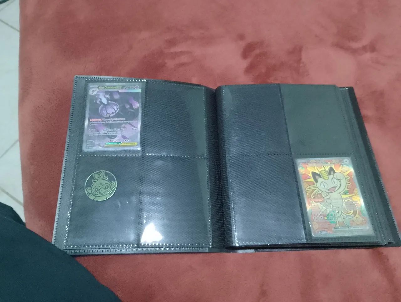 Fichário de pokémon com cartas raras - Foto 3