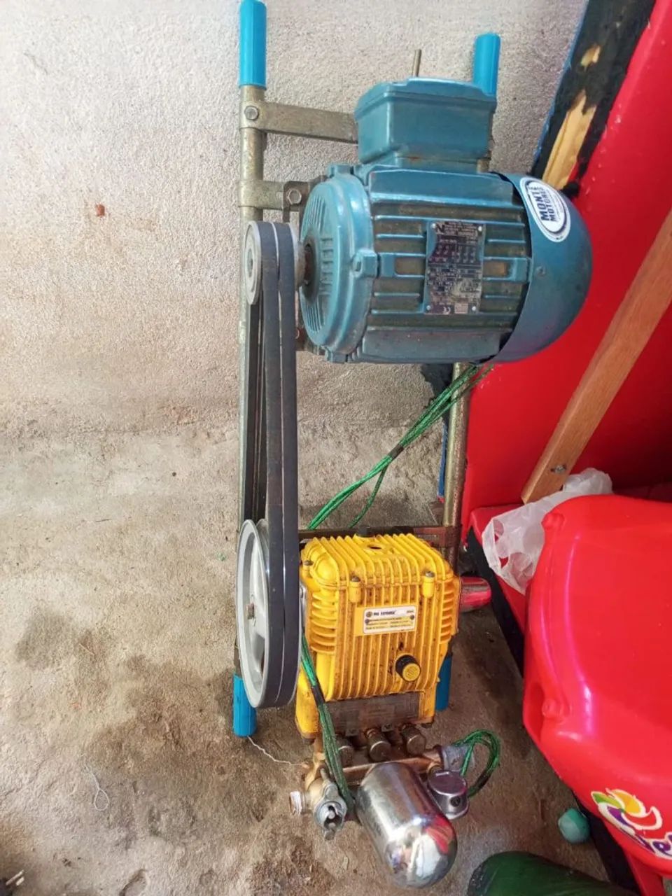 Bomba alta pressão / Lava_jato + mangueira de 20mtrs con bico regulável  - Foto 4