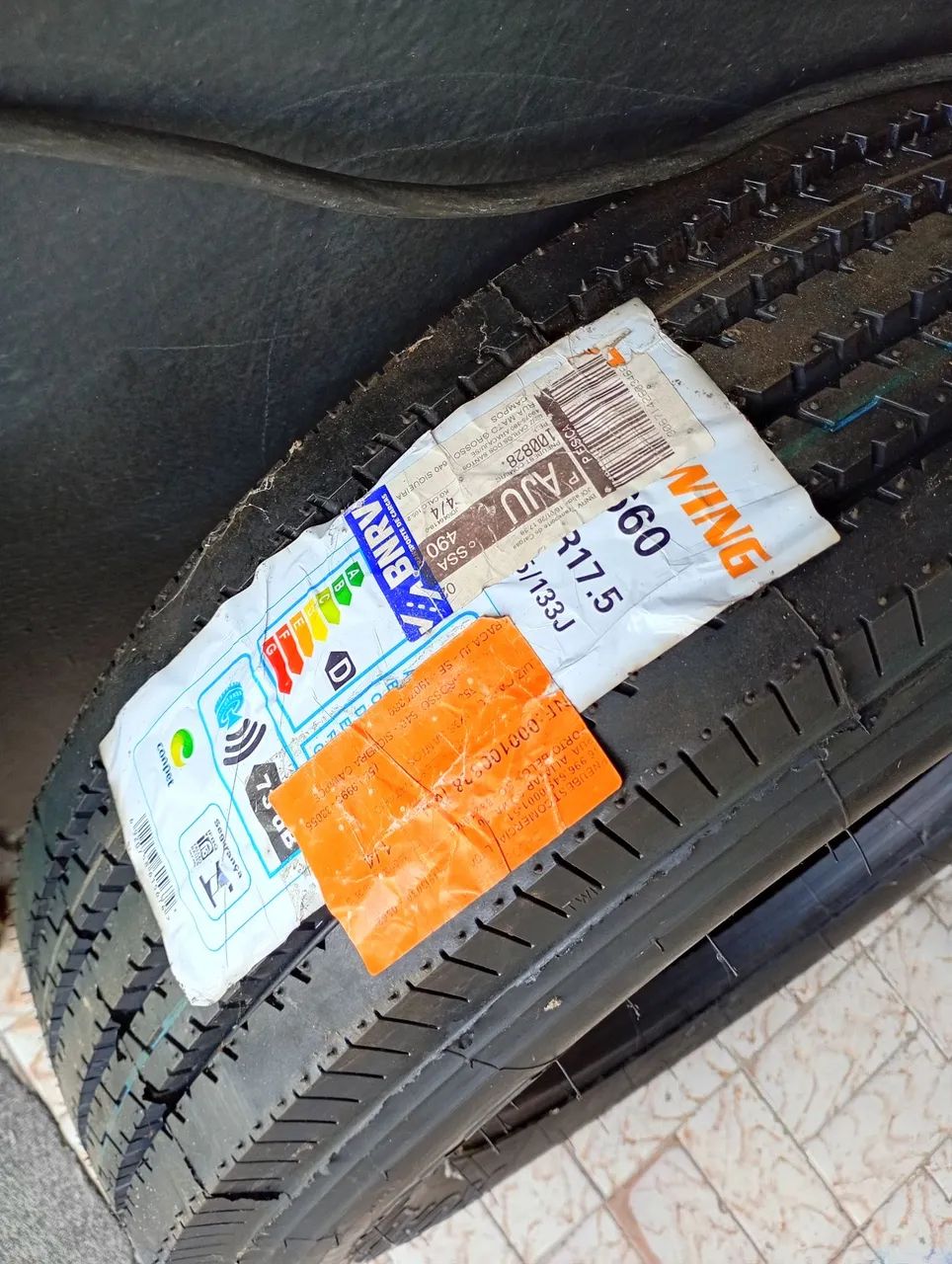 PNEUS DE CAMINHÃO MERCEDINHA E VOLKSWAGEN NOVOS ARO 17.5  - Foto 2