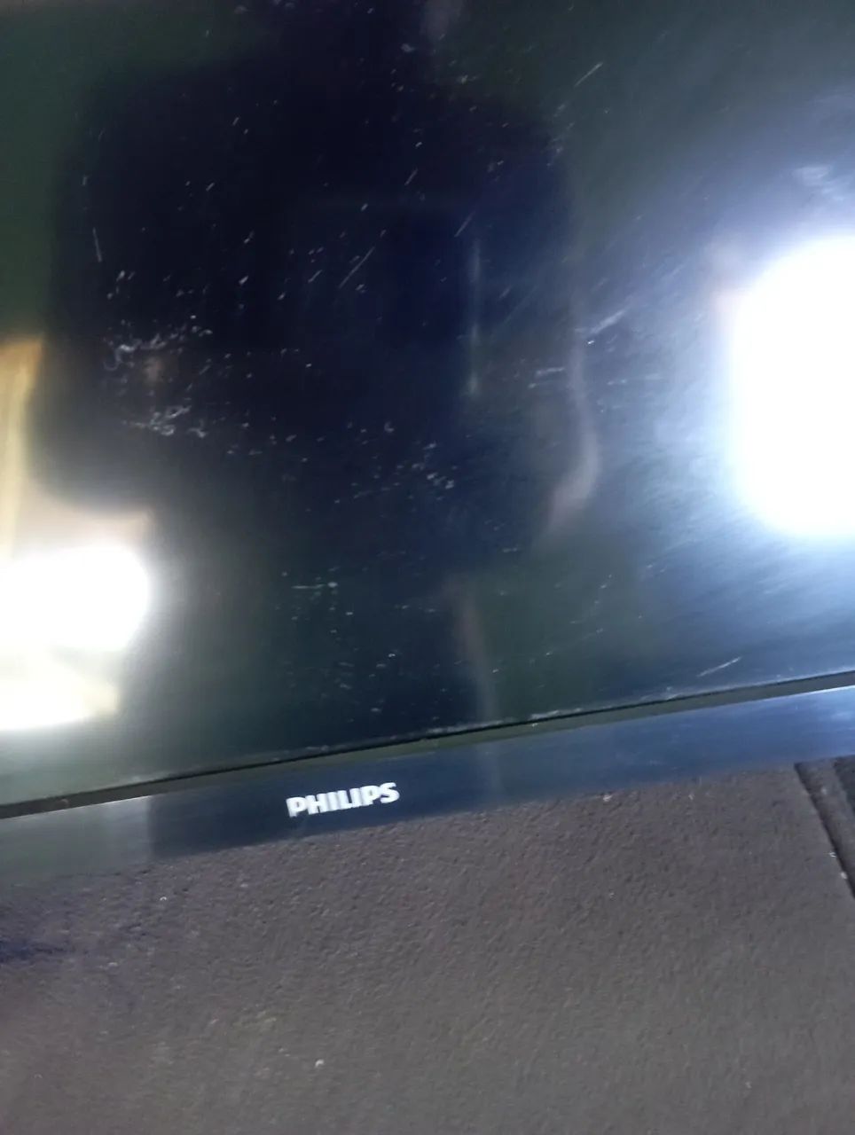 Tv Philips 50 polegadas 4k com (defeito)