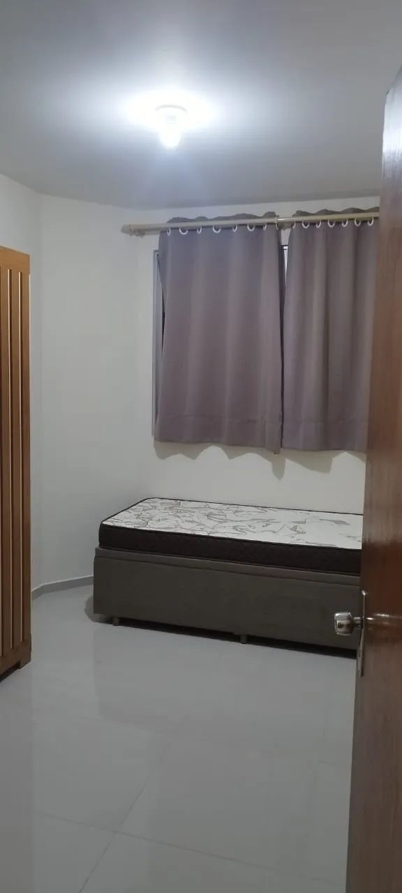 Quarto Individual para moças na Trindade (Com Ar-condicionado) - Foto 2