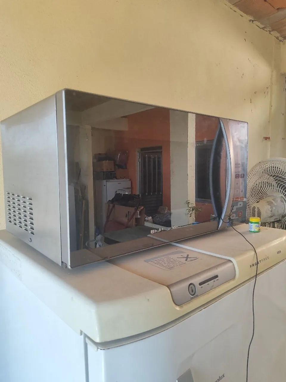 Microondas Brastemp espelhado  - Foto 4
