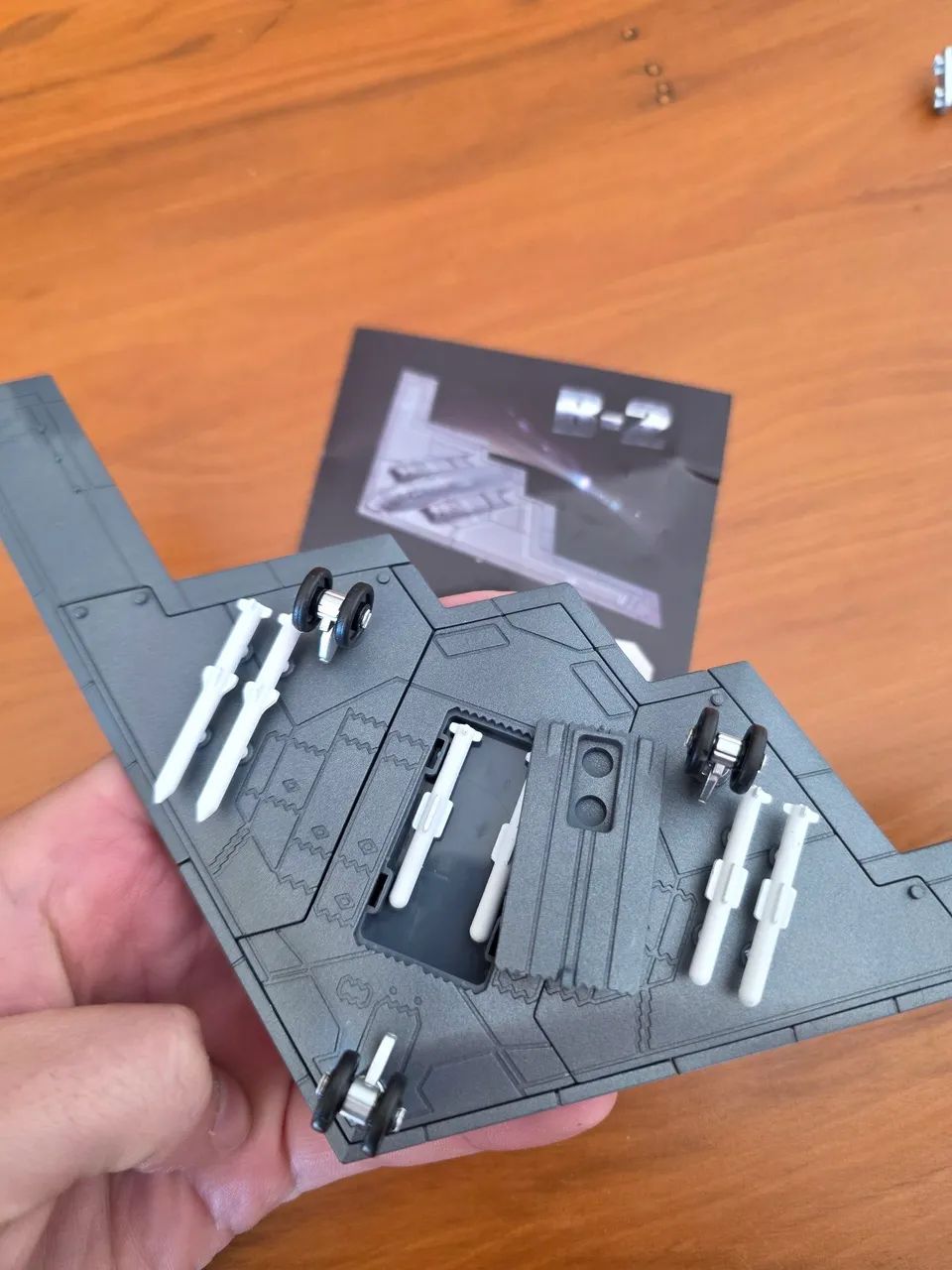 Miniatura B-2 Spirit Stealth Bomber 1:200 - Foto 3