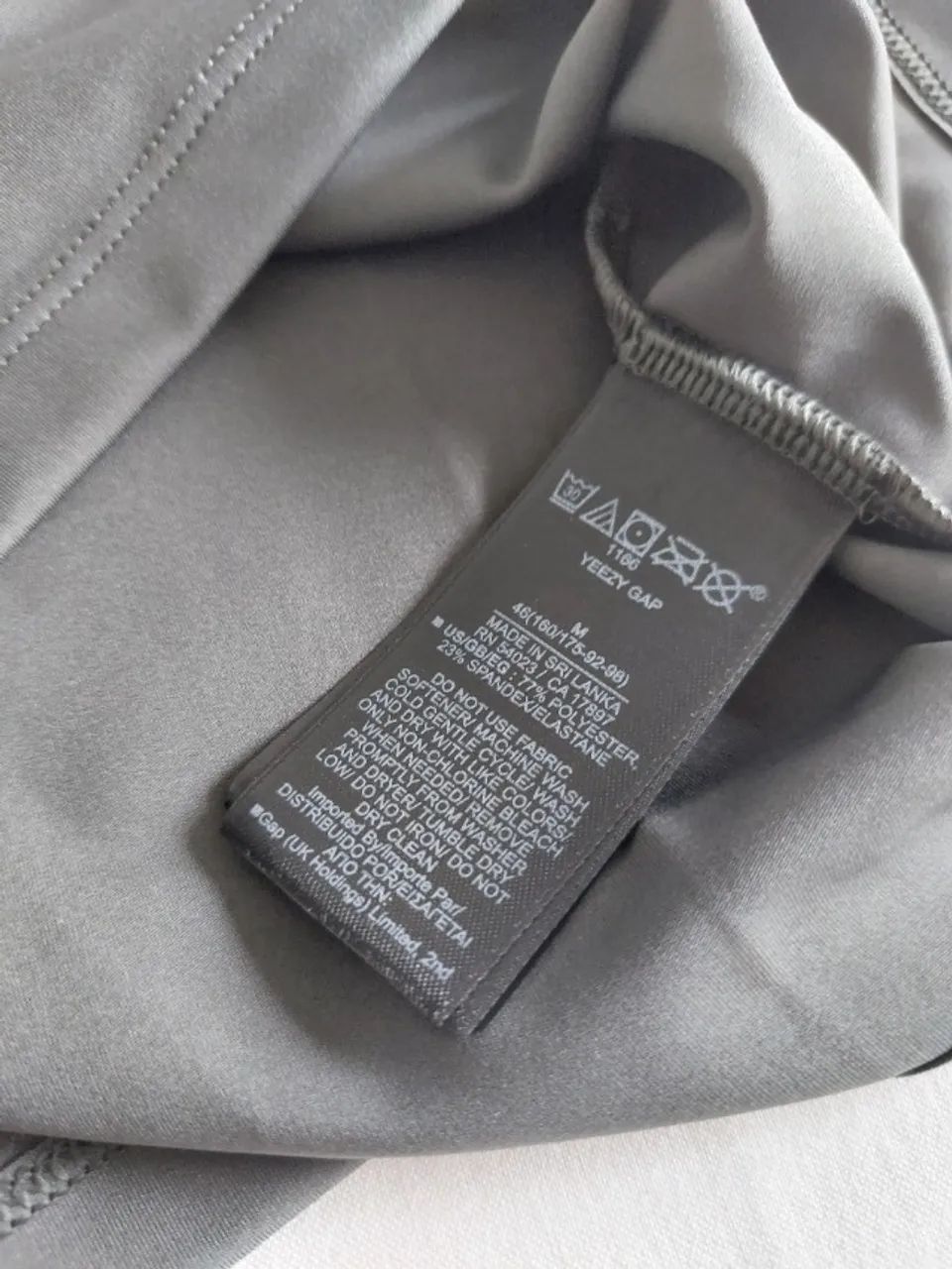 Regata Yeezy Gap Balenciaga - Foto 4
