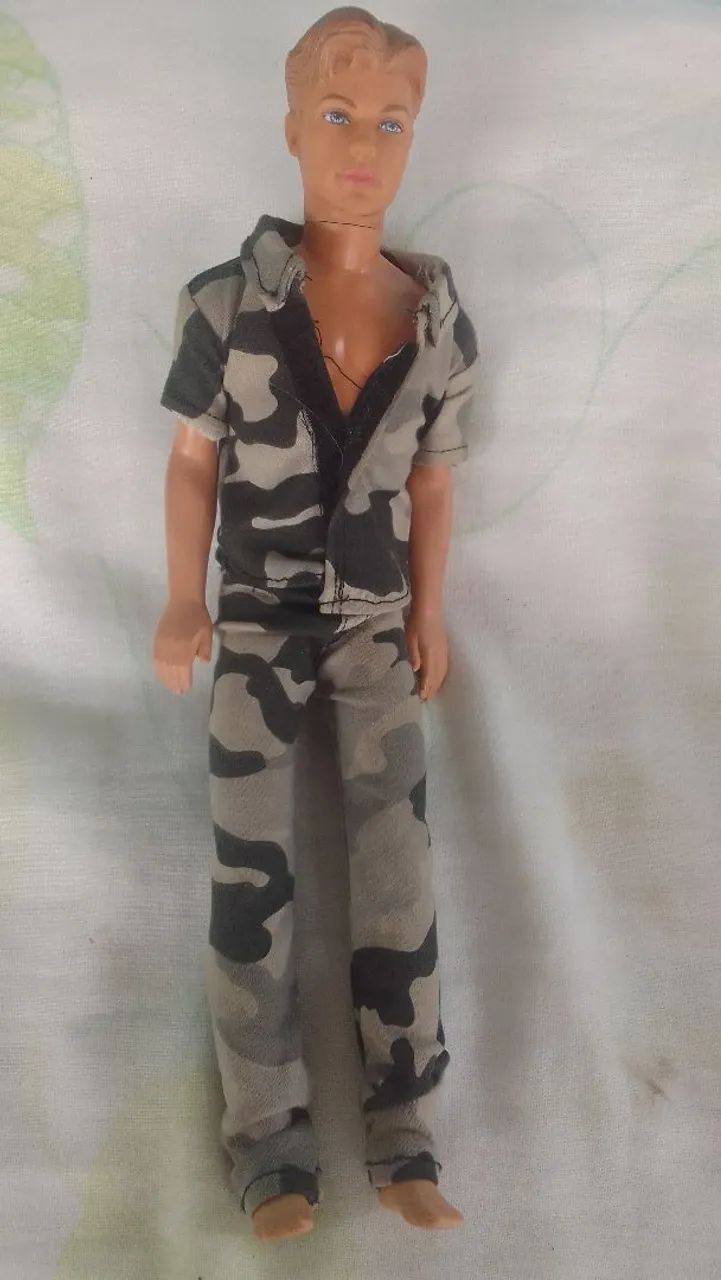 Boneco ken matel 2007 roupa exército original   - Foto 3
