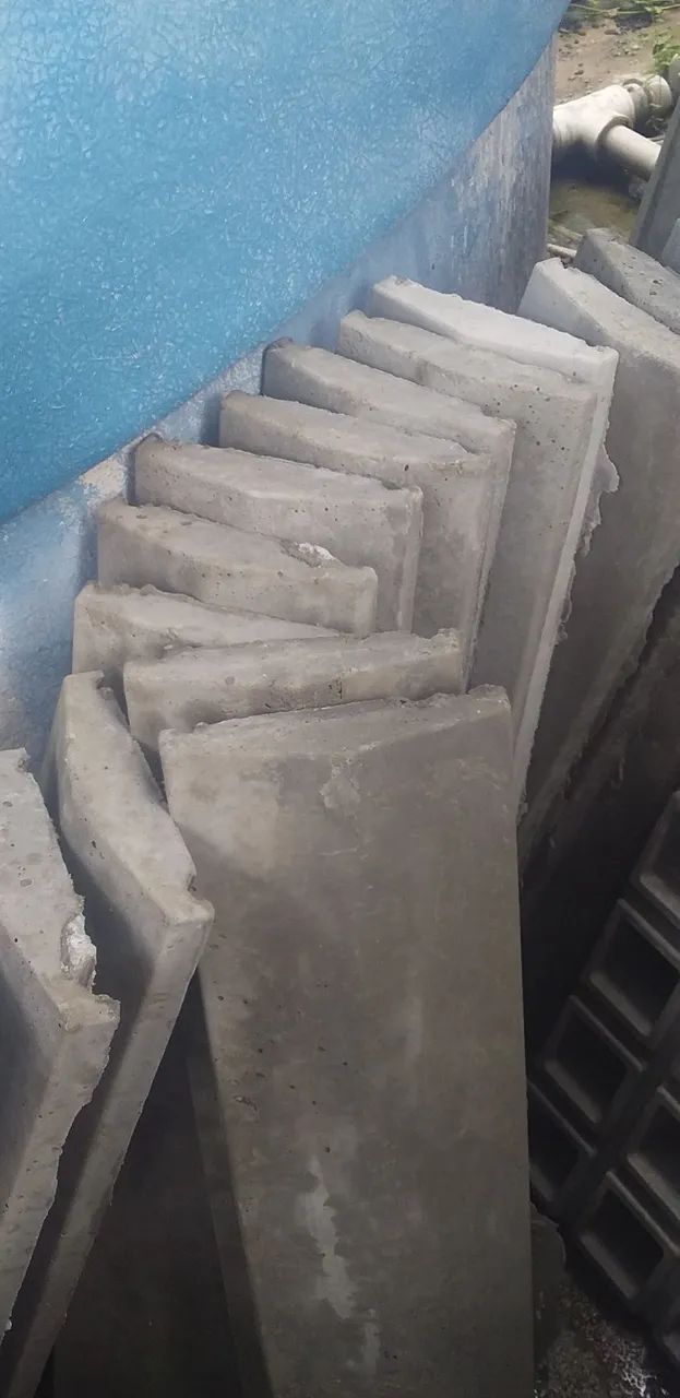 Pingadeira de concreto pra muro 80 de comprimento e 23 de largura 
