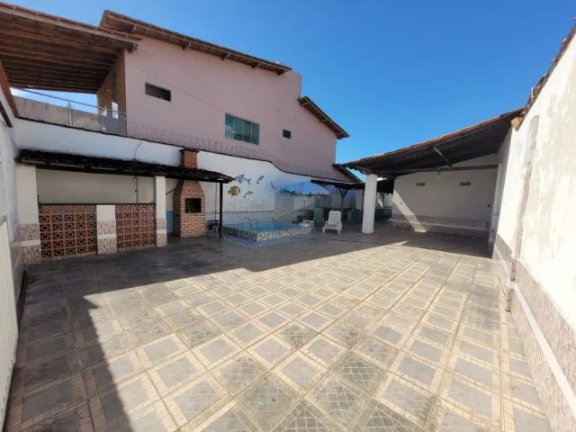 VENDE-SE UMA CASA NO CENTRO DA CIDADE DE PRADO-BA
