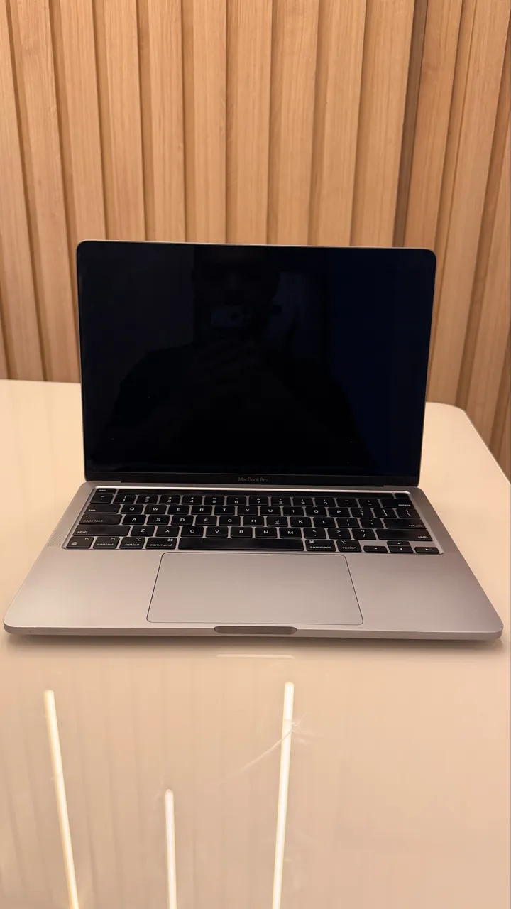 MacBook Pro M2 -2022 8GB Memory 13.3 inch 256GB HD - Notebooks