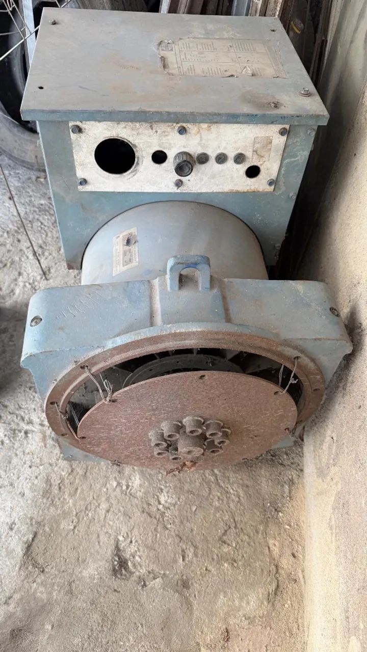 Vendo gerador 100KVA ELETRÔNICO WEG  