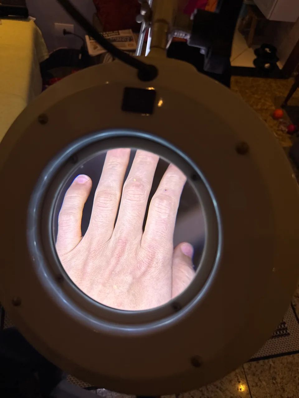 Lupa luminária Led estética com tripé e apoio - Foto 3