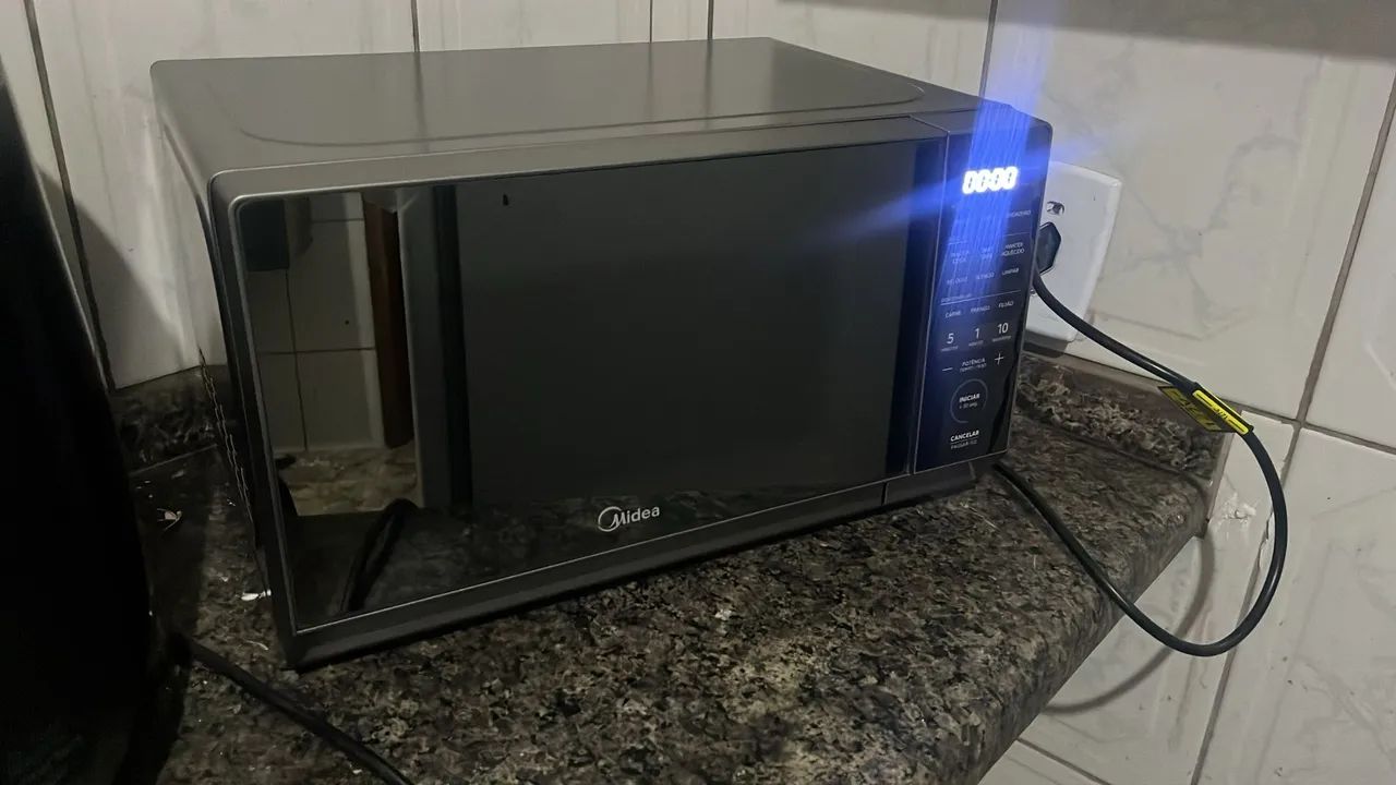 Microondas Midea espelhado
