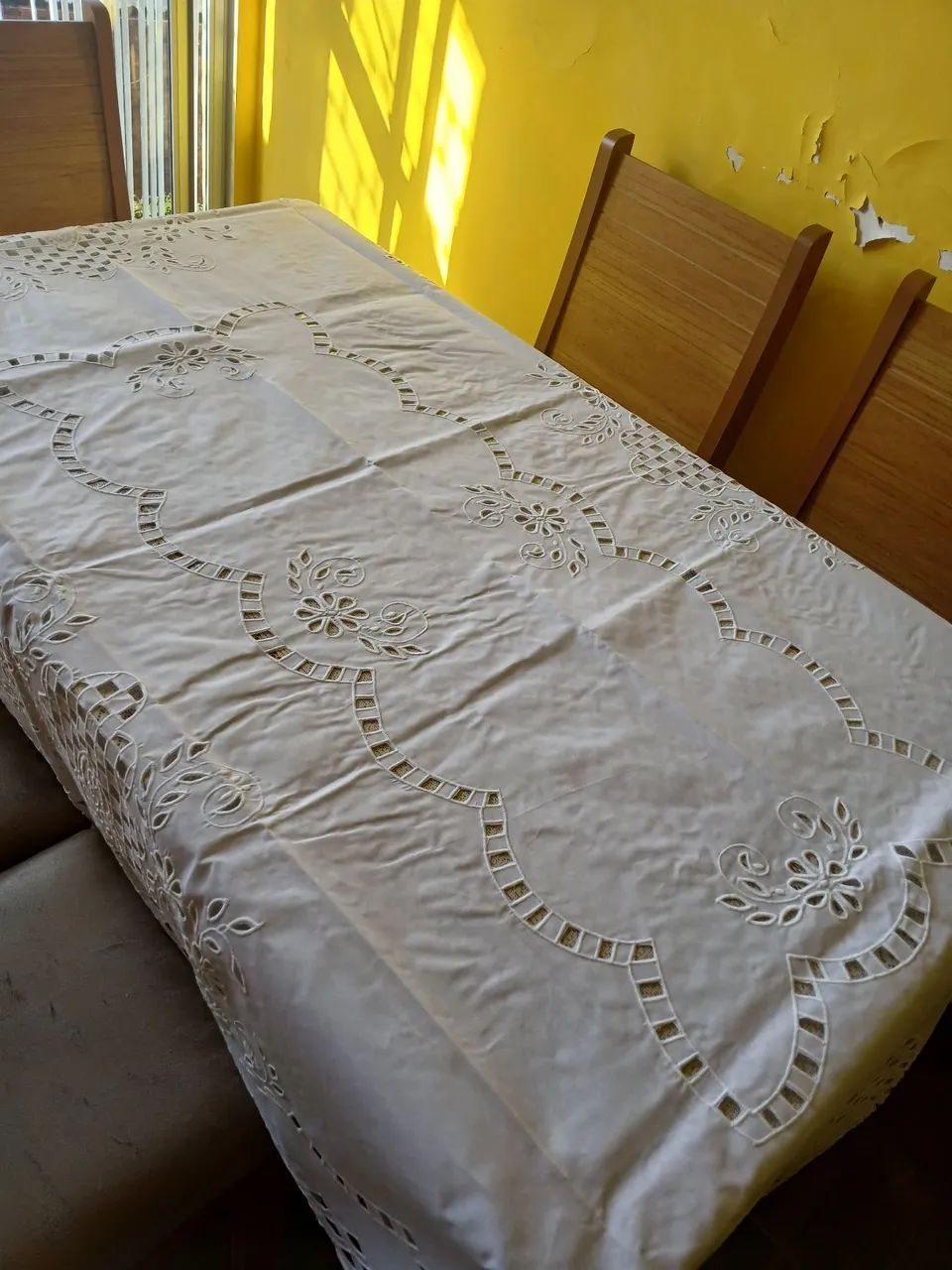 Toalha de Mesa Bordada com Rechelieu 8 lugares. - Foto 2