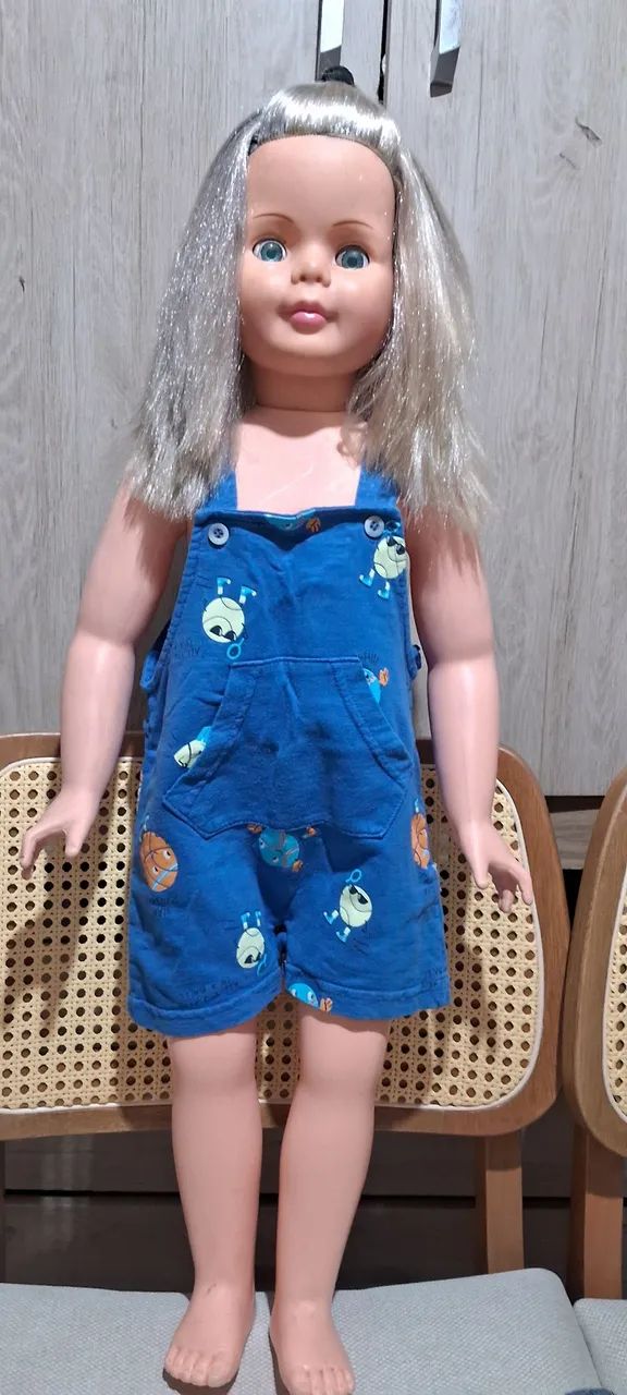 Boneca amiguinha. 