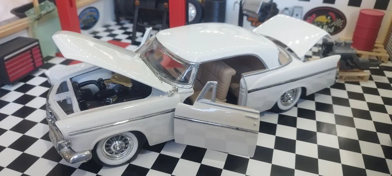 Chrysler 300C 1/18 - Maisto - Foto 4