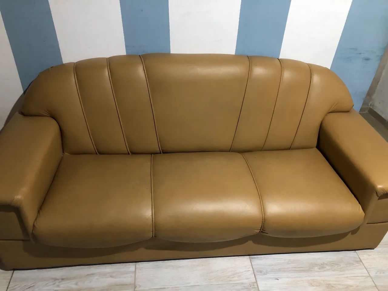 2 Sofás vintage com estrutura de madeira  - Foto 2