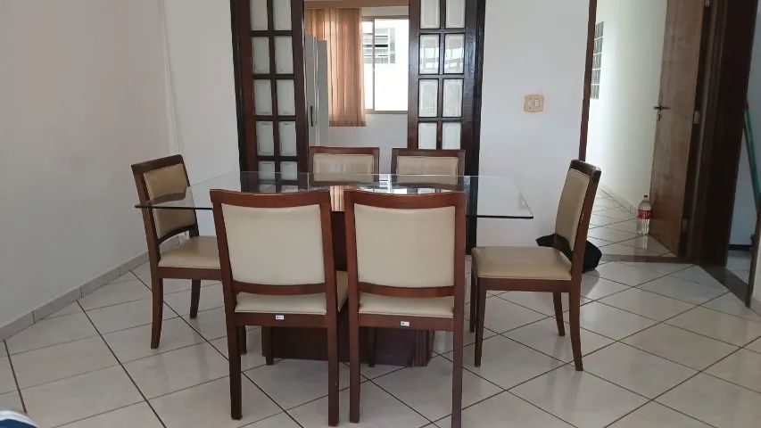 Conjunto mesa de jantar ( tampo de vidro) com 6 cadeiras