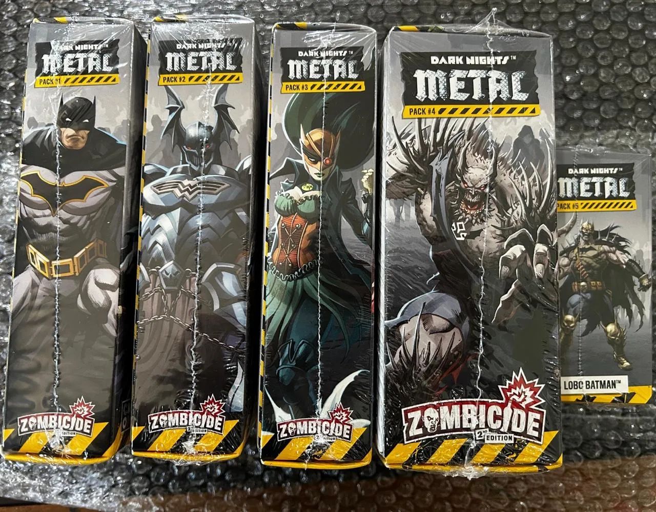 Expansão Zombicide Dark Nights Metal Packs 1 ao 5 lacrados
