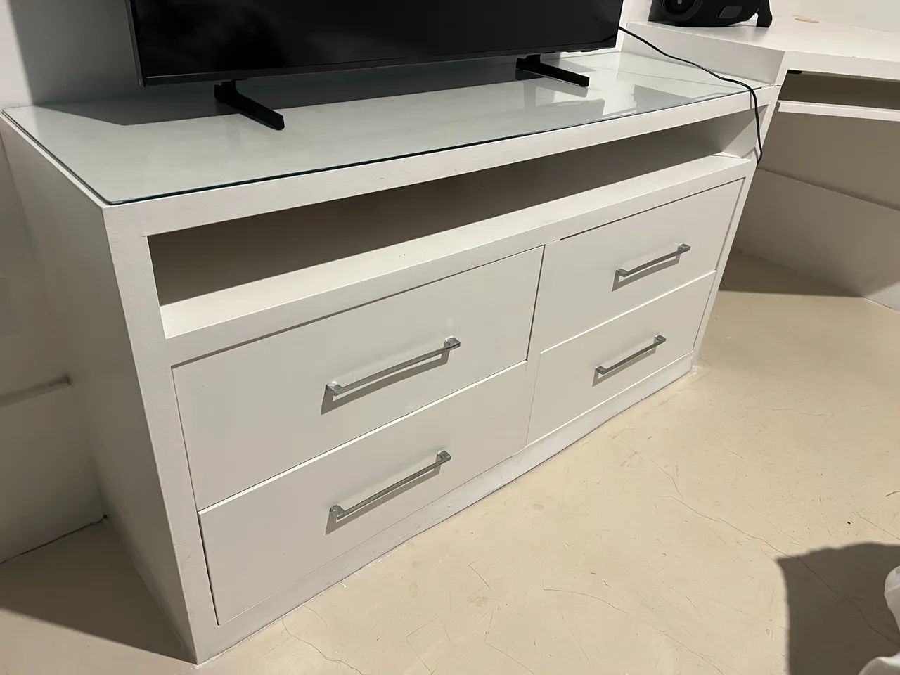 Rack Branco de Madeira com 4 Gavetas, Nicho 