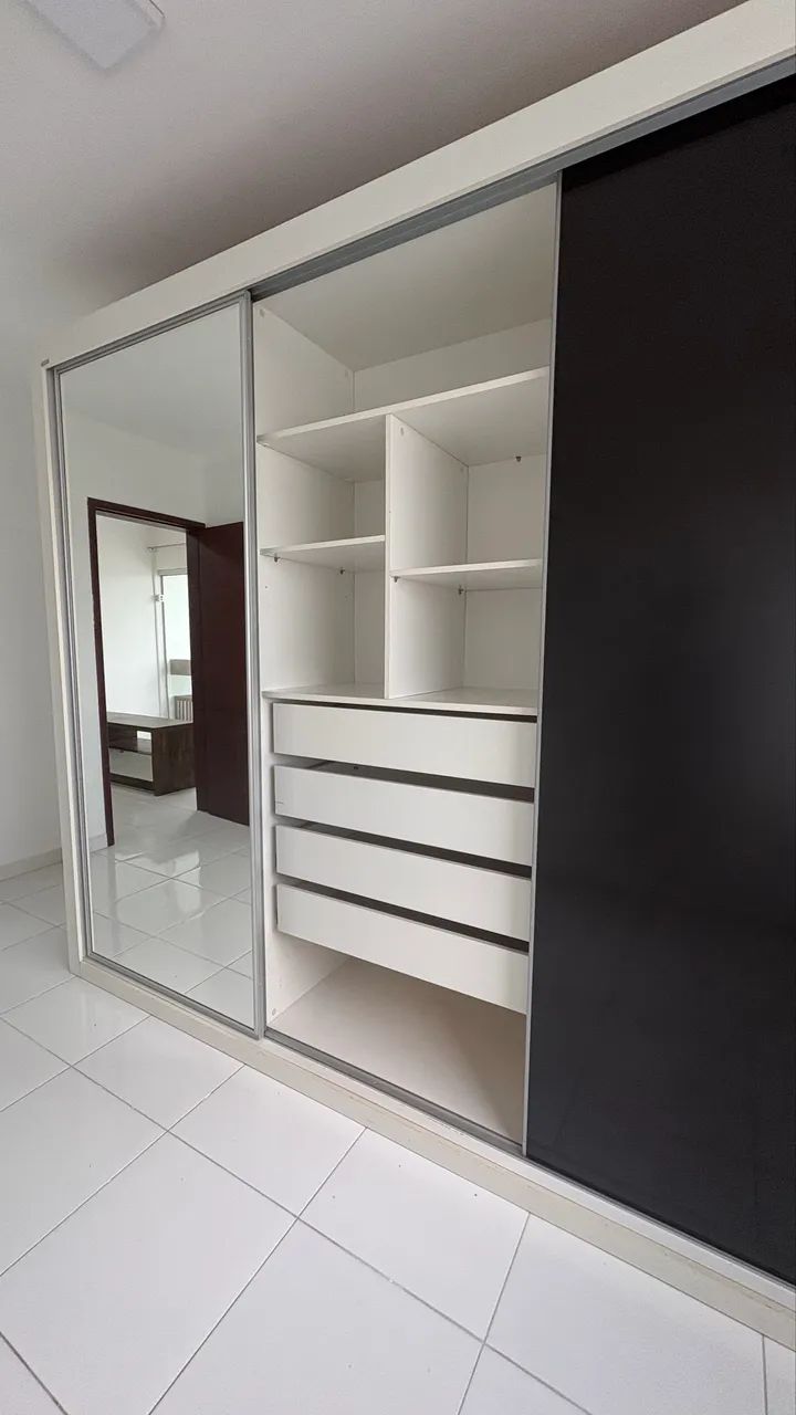 Guarda roupa casal portas de correr com espelho  - Foto 3