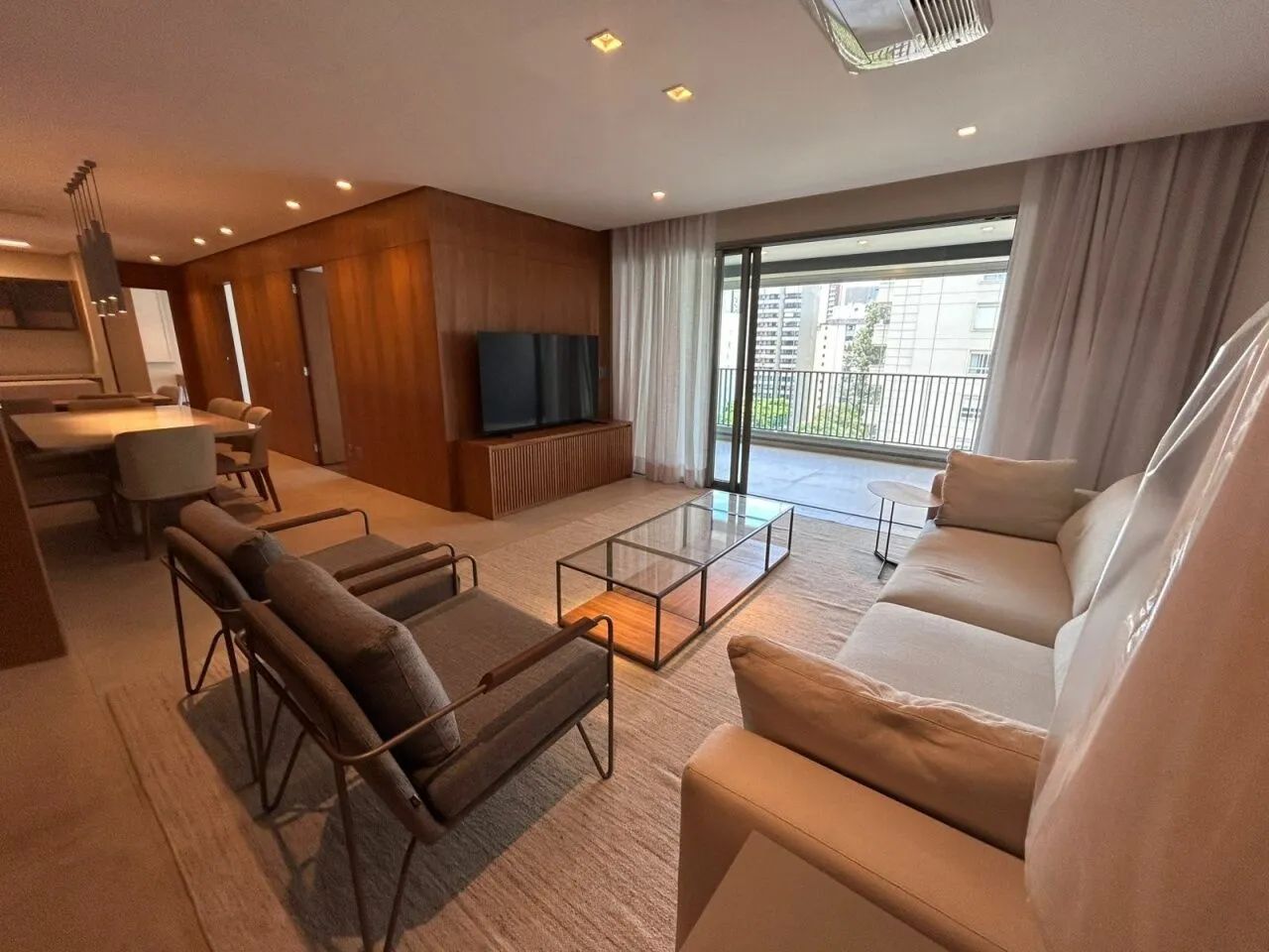 Apartamento para locação com 175m² em Moema Sp