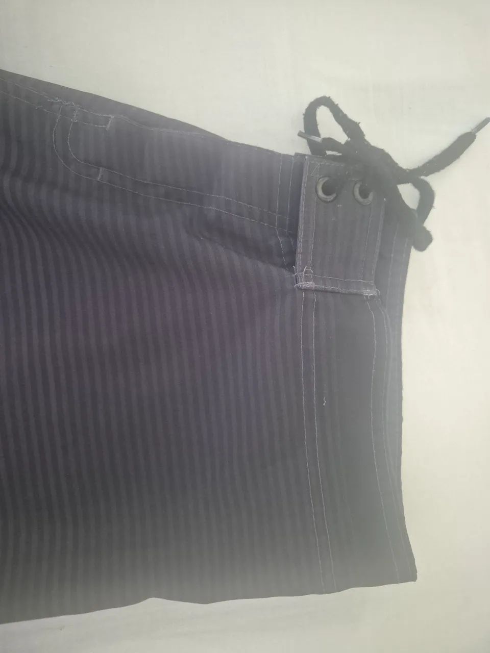 Bermuda d'Água Masculina Cinza Escura com Micro Listras - Foto 3