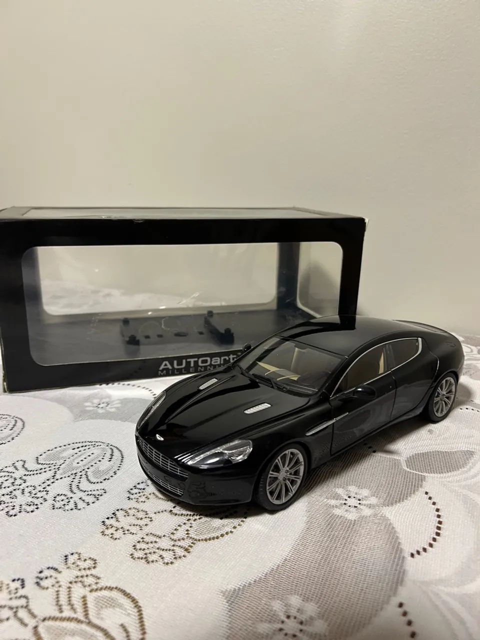 1:18 AUTOART Millenium Aston Martin Rapide