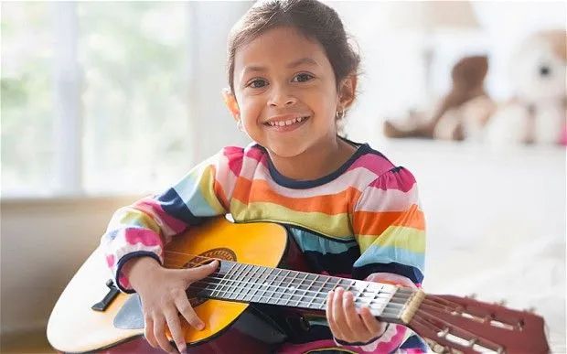 AULAS DE VIOLÃO PARA CRIANÇAS E ADULTOS  - Foto 2