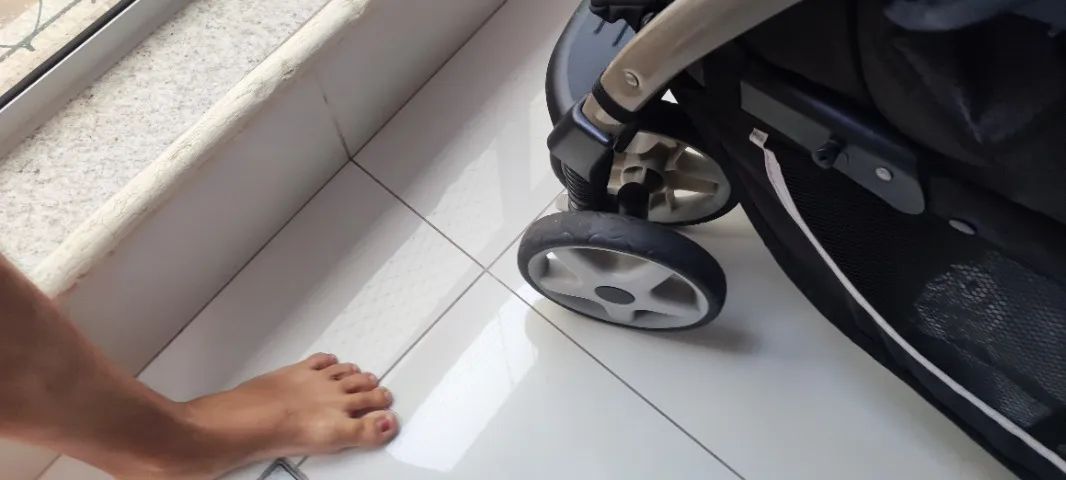 Carrinho de Bebê 2 Crianças - Foto 2