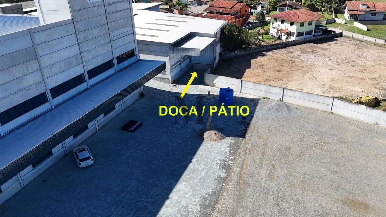 Galpão com doca e estrutura de apoio com 2.325m2 de área total - Foto 5