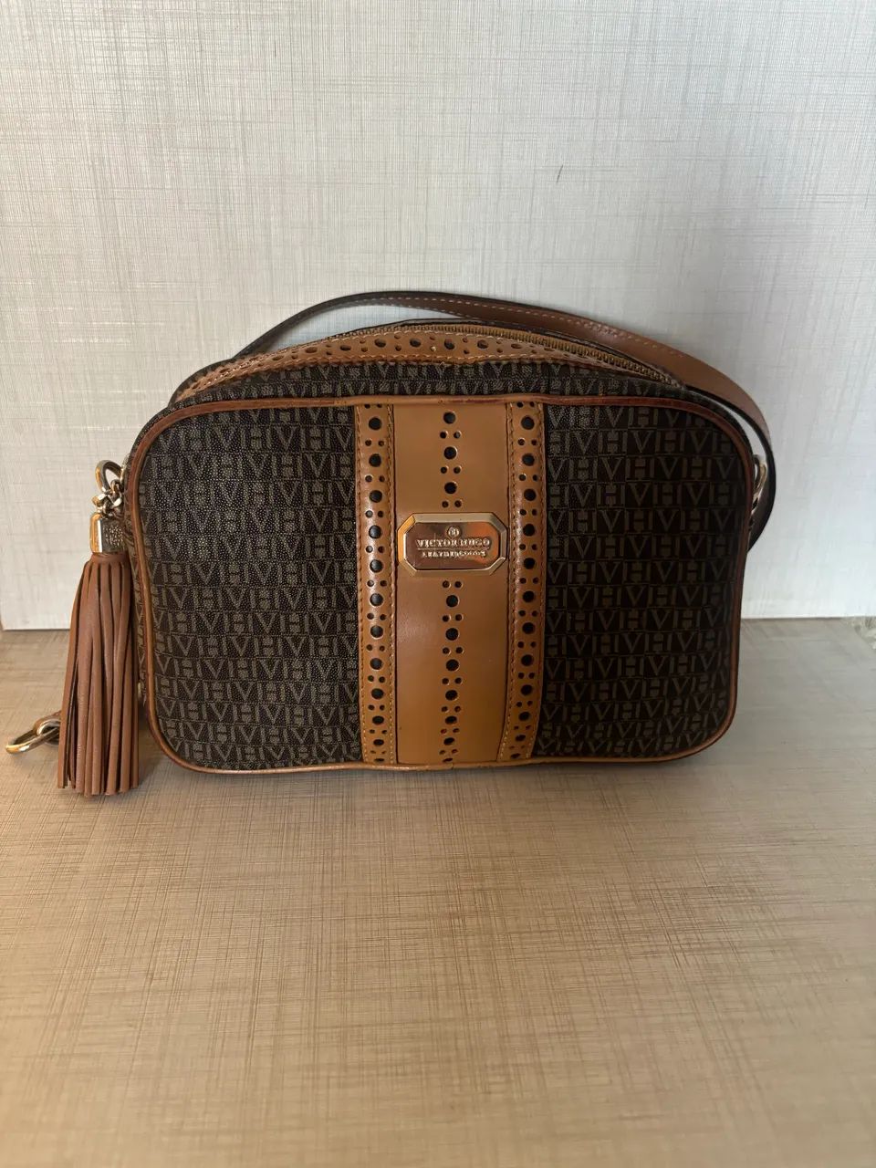 Bolsa Victor Hugo de ombro 