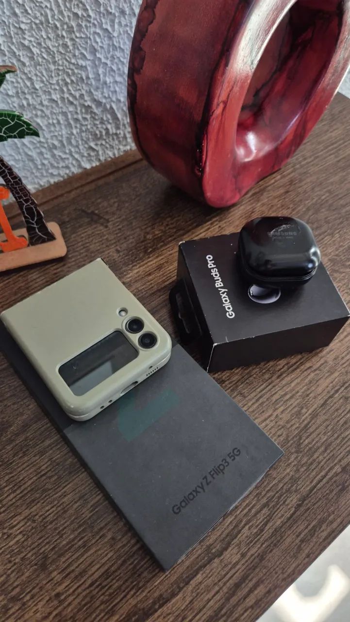 Galaxy ZFlip3 + Buds Pro (Possui NF)