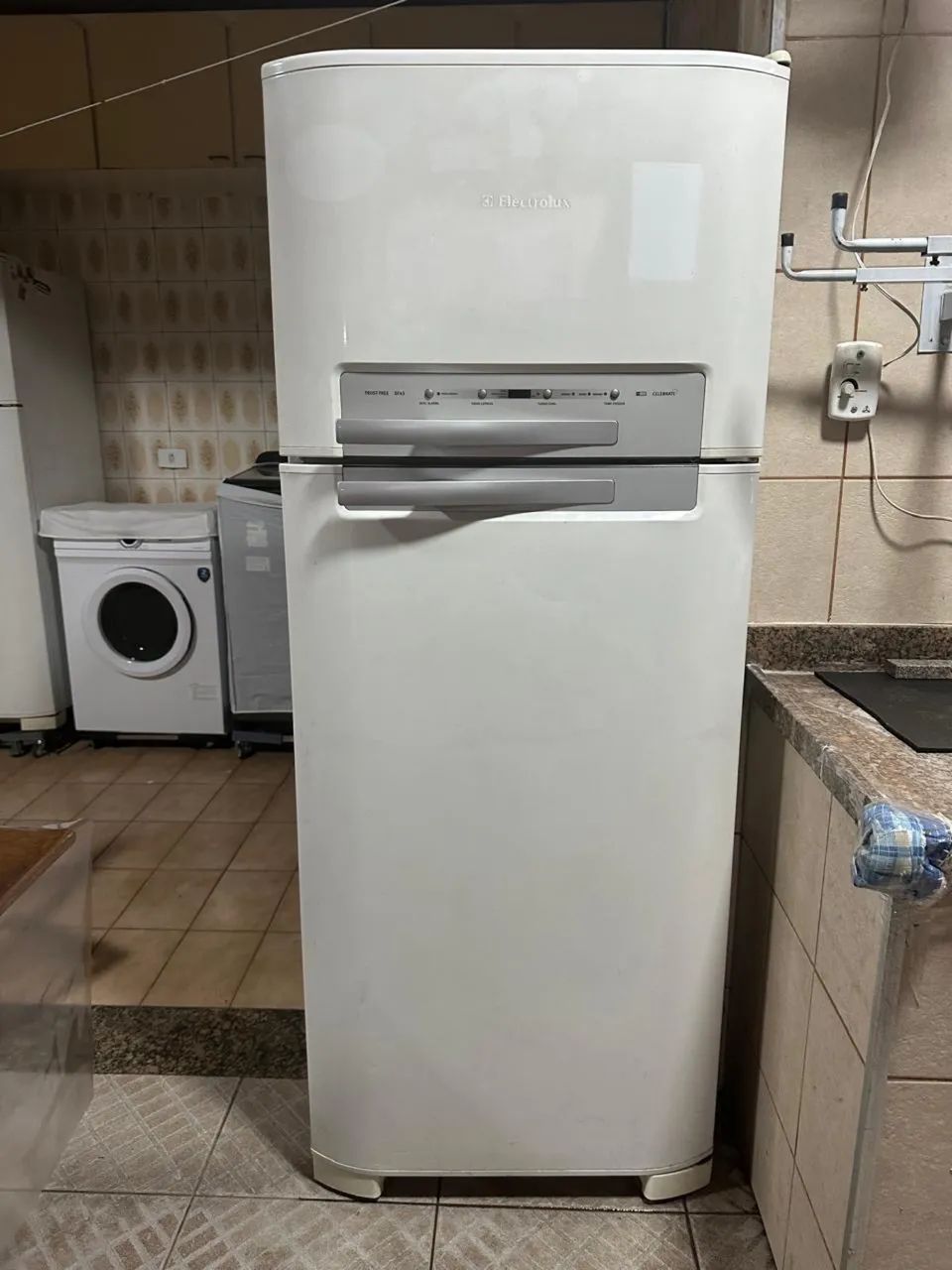 Vende duas 2 geladeiras da Electrolux 