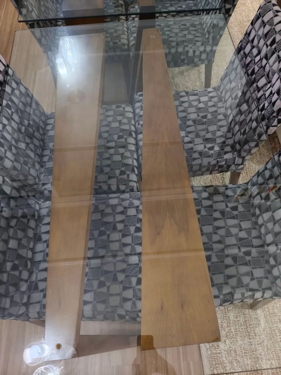 Jogo de mesa com 4 cadeiras - madeira maciça  - Foto 5