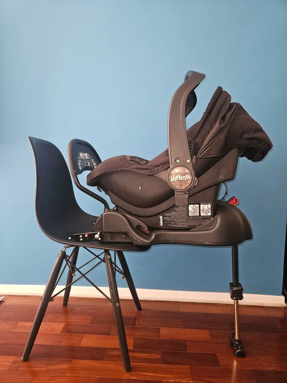 Bebê conforto INFANTI com Isofix