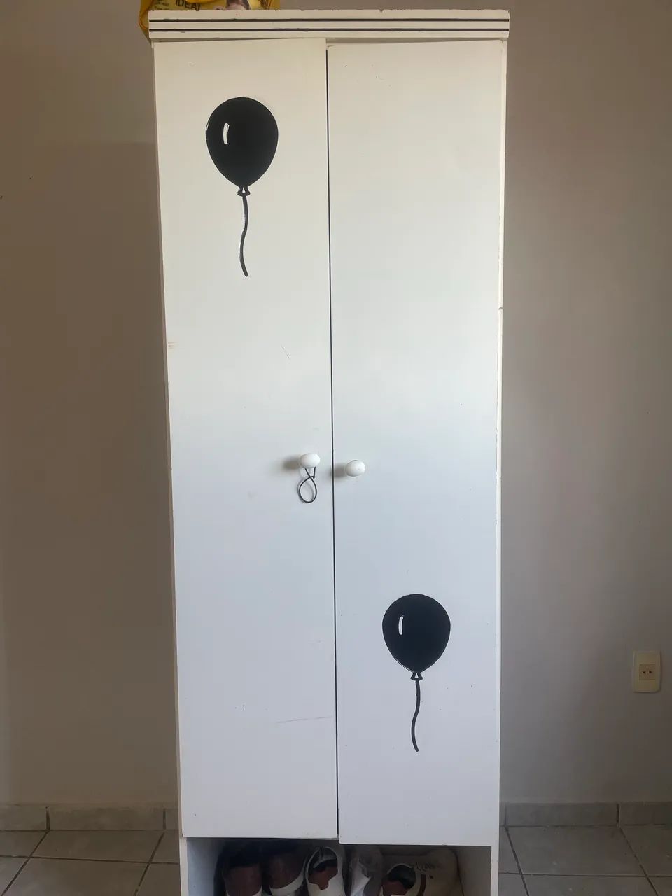 Guarda roupa pequeno 