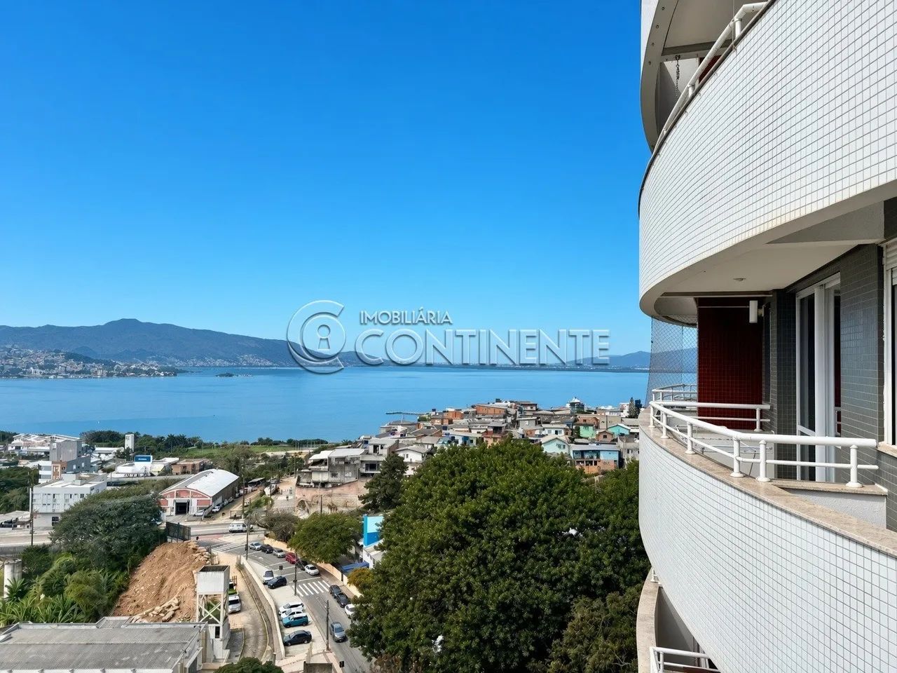 APARTAMENTO À VENDA NO ESTREITO - 3 DORMITÓRIOS COM SUÍTE - GARAGEM E ELEVADOR - Foto 4