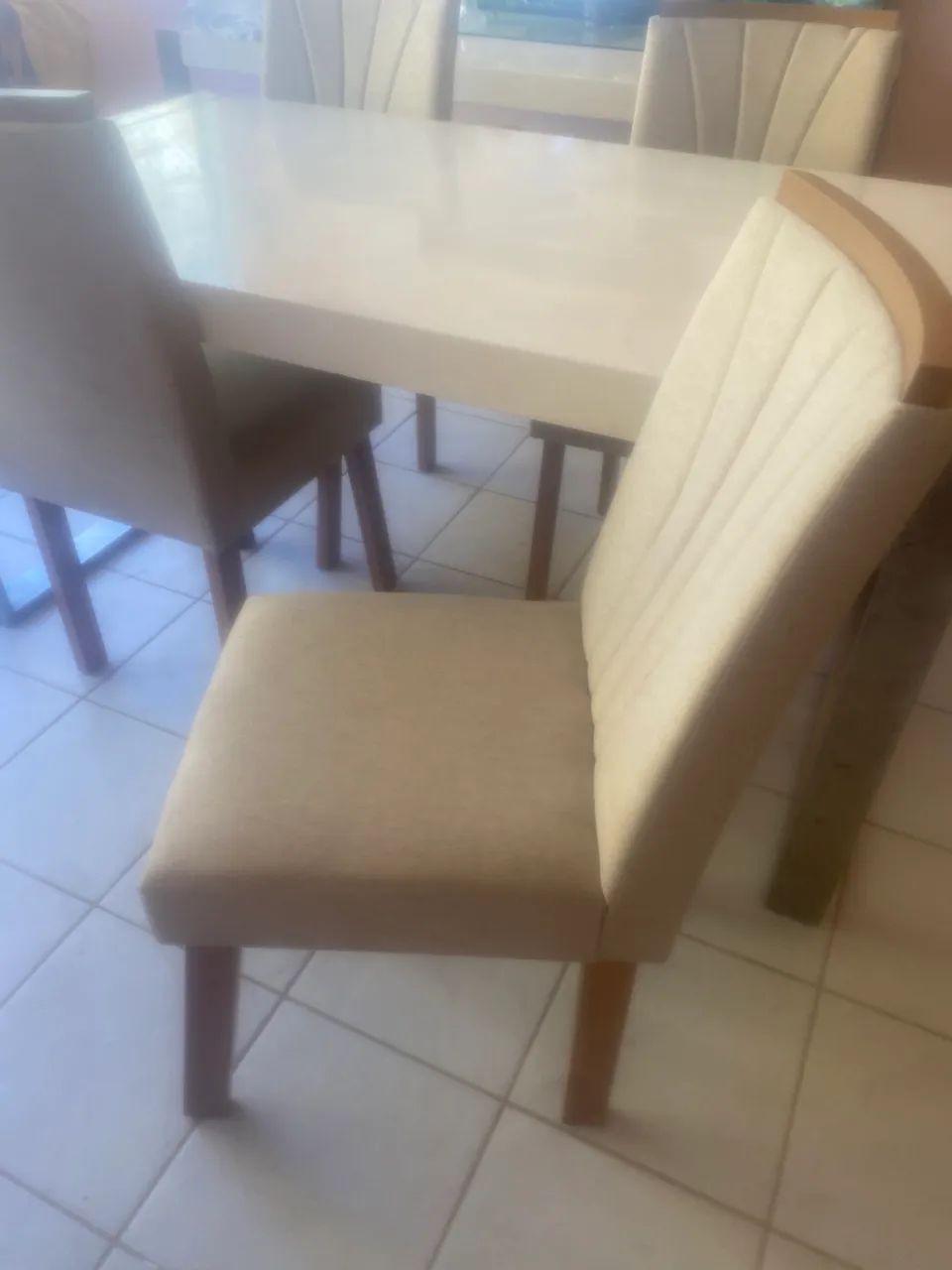 Mesa de Jantar com 4 cadeiras  - Foto 3