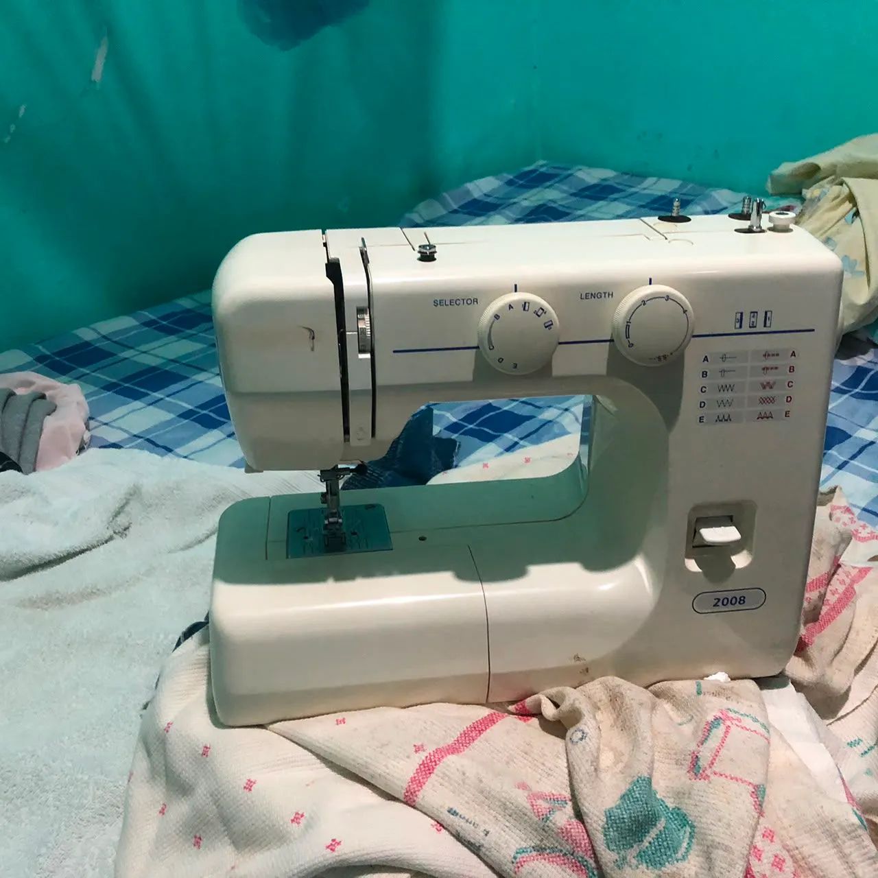 Máquina de costura  - Foto 2