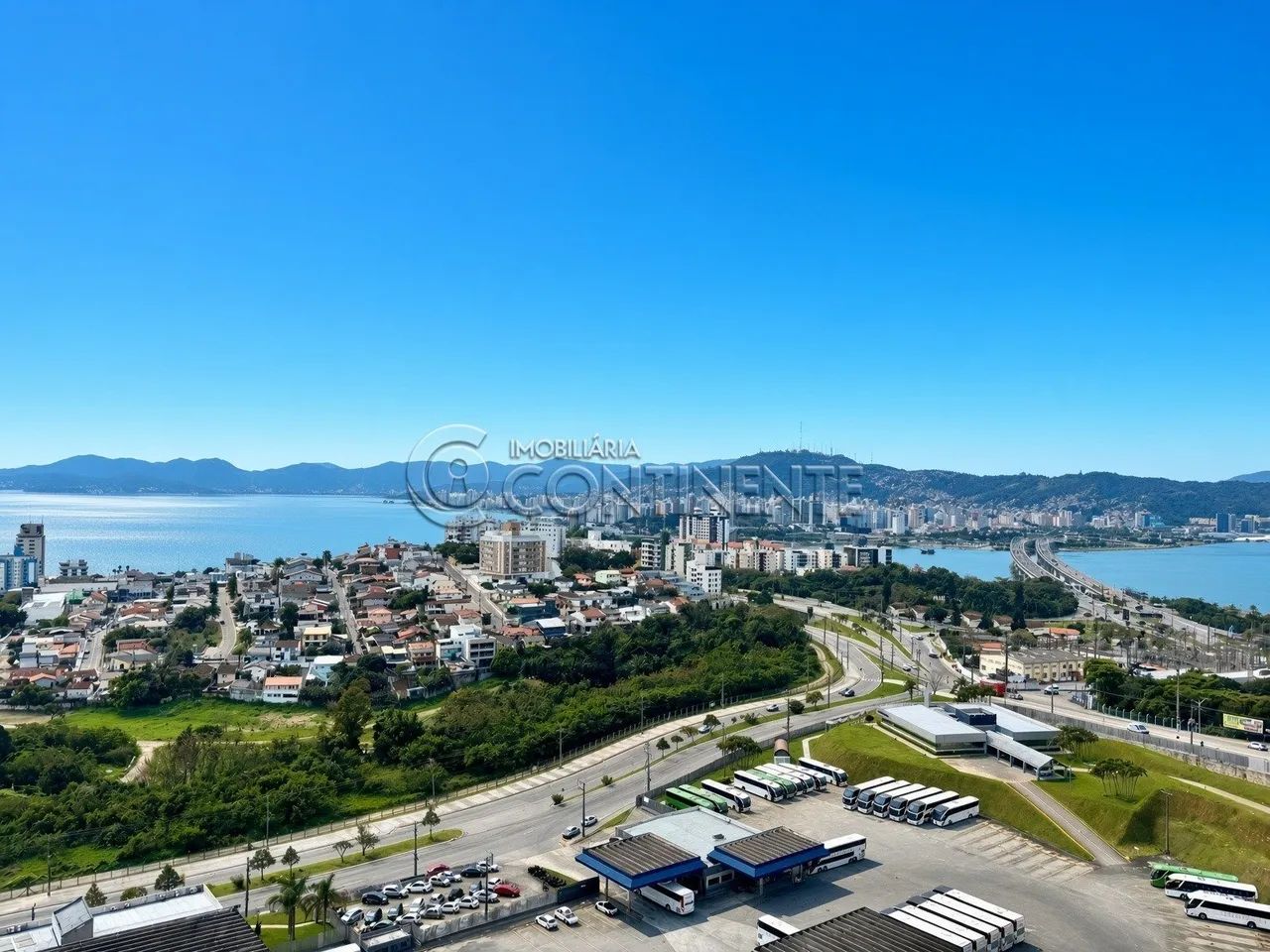 APARTAMENTO À VENDA NO ESTREITO - 3 DORMITÓRIOS COM SUÍTE - GARAGEM E ELEVADOR - Foto 3