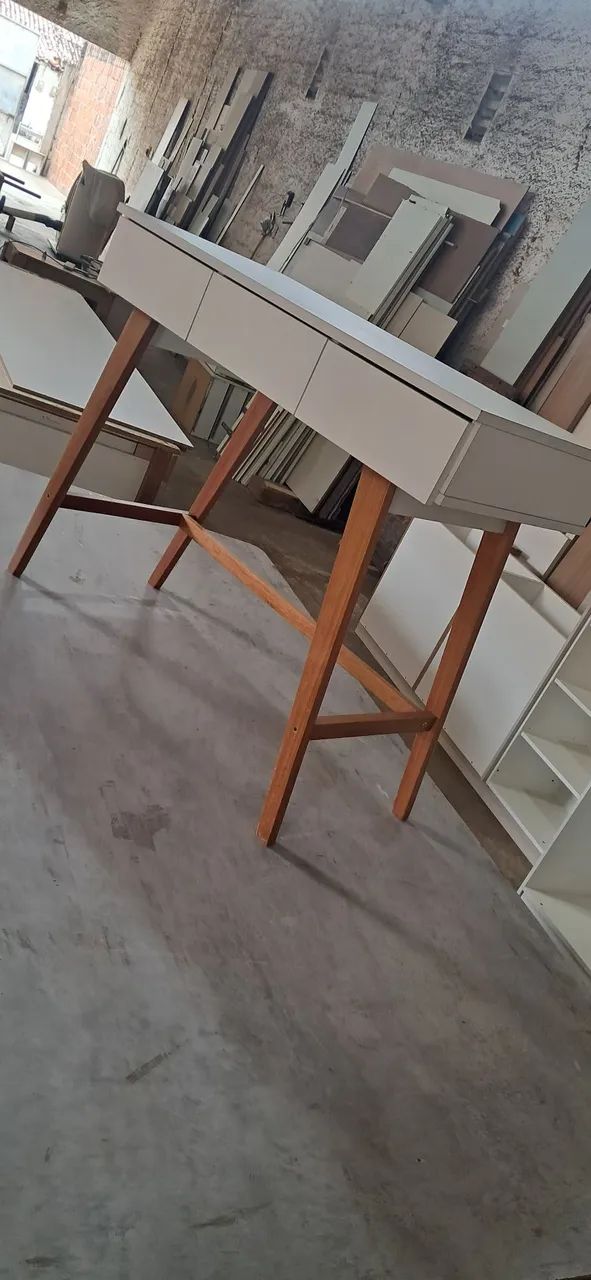 Mesa / penteadeira com 3 gavetas  - Foto 4