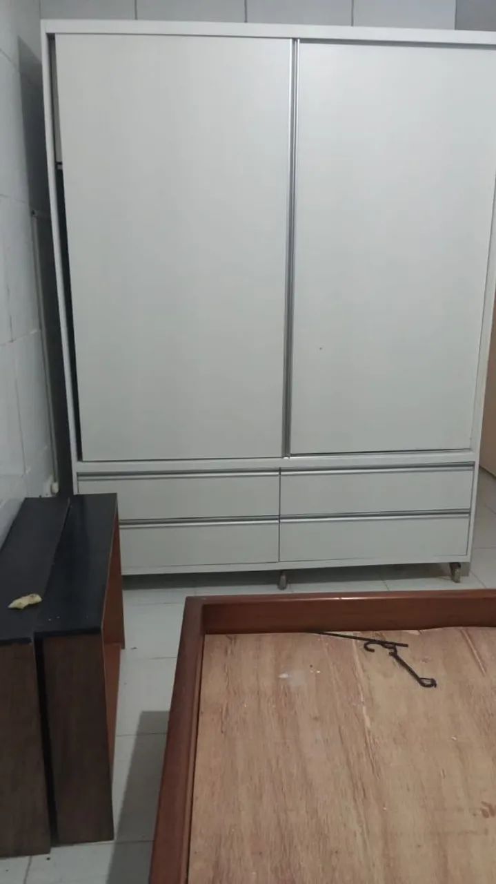 Guarda roupa :2.20x1.71 m 100% MDF