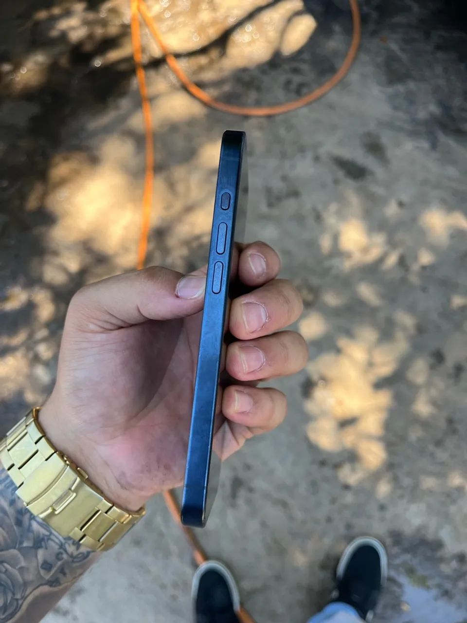 iPhone 15 pro 128 gigas  - Foto 2