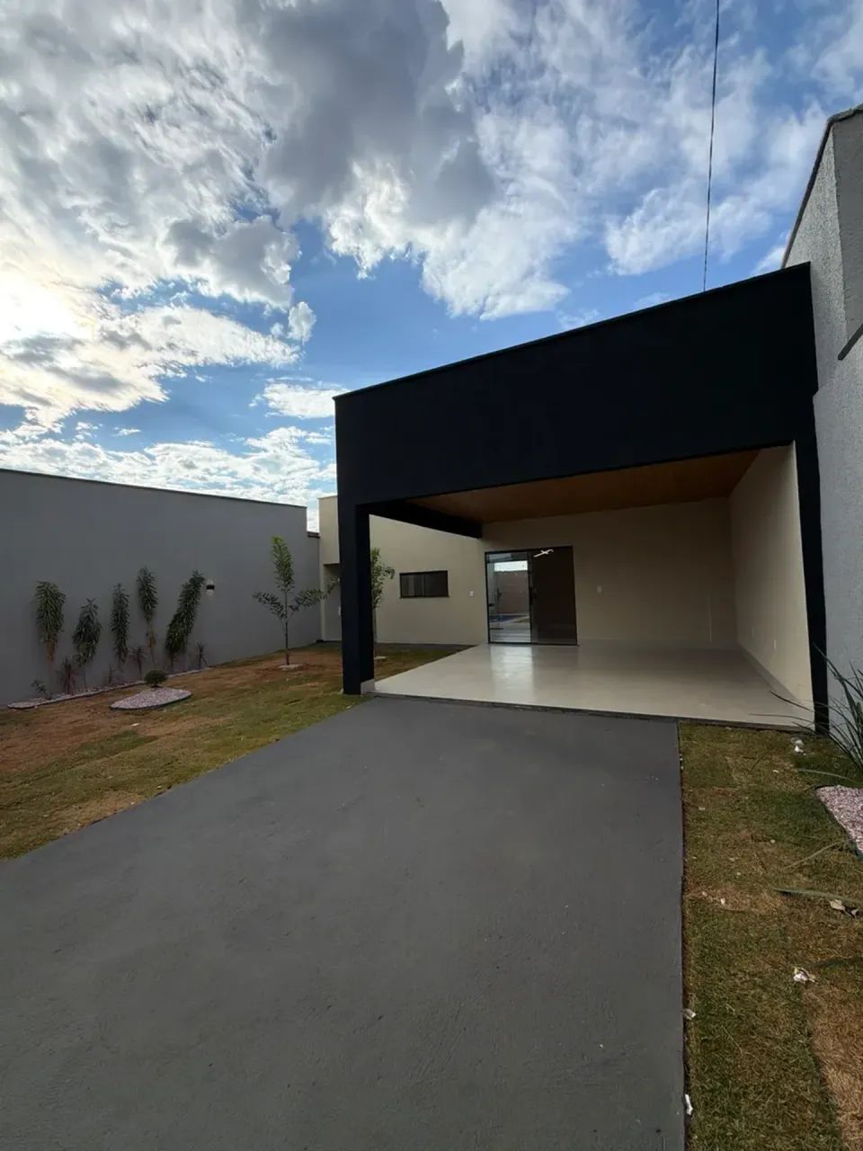 Casa 3/4 com suite - Sozinha no lote com Piscina - Foto 2